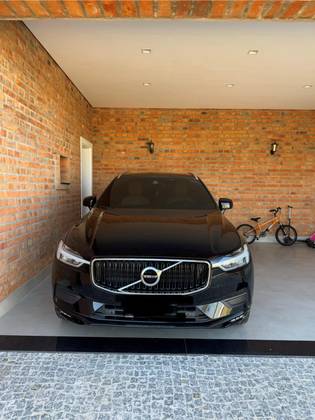VOLVO XC60 2.0 D5 DIESEL MOMENTUM AWD GEARTRONIC VOLVO XC60 2.0 D5 DIESEL MOMENTUM AWD GEARTRONIC